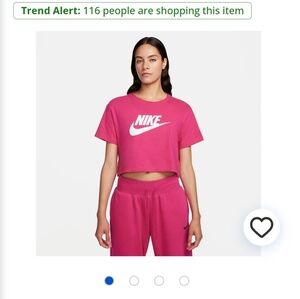 Nike Women's Sportswear Essential Cropped T-shirt